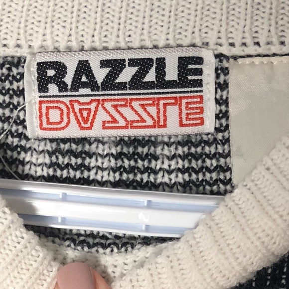 Vintage Razzle Dazzle geometric print sweater - Picture 4 of 4